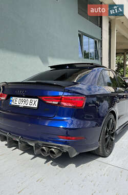 Седан Audi S3 2017 в 