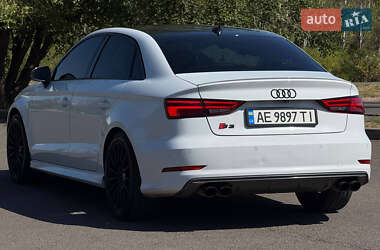 Седан Audi S3 2015 в 