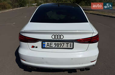 Седан Audi S3 2015 в 