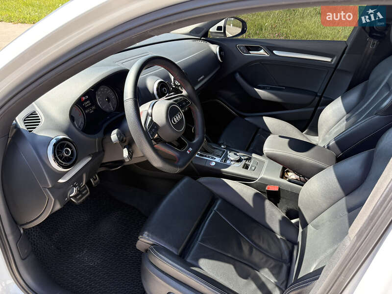 Седан Audi S3 2015 в Коростені