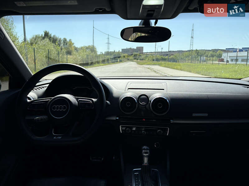 Седан Audi S3 2015 в Коростені