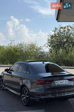 Седан Audi S3 2017 в 