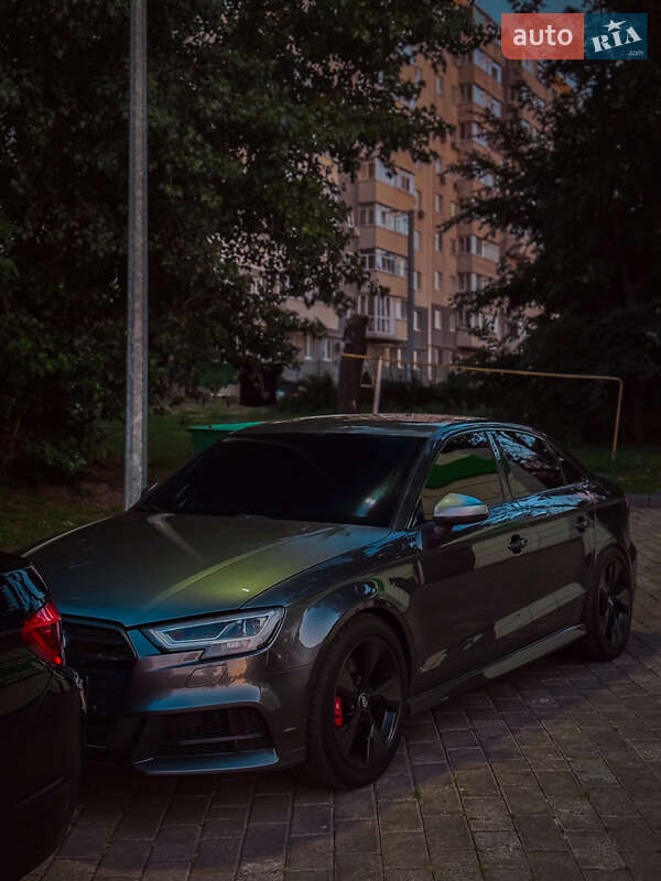 Седан Audi S3 2017 в Харкові