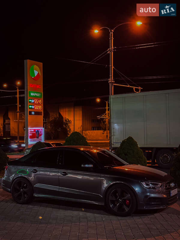 Седан Audi S3 2017 в Харкові
