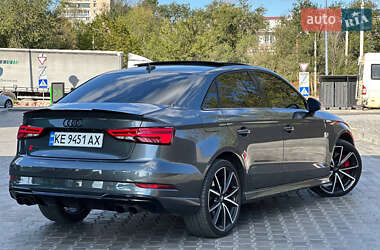 Седан Audi S3 2017 в 