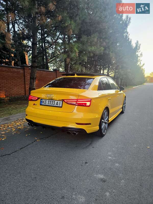 Седан Audi S3 2017 в Дніпрі