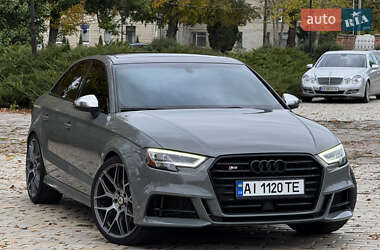 Седан Audi S3 2019 в 