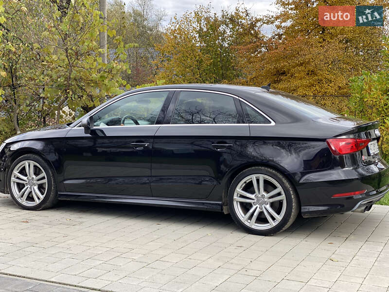 Седан Audi S3 2014 в Коломиї