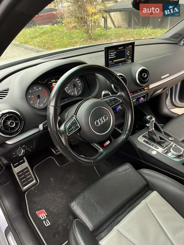 Седан Audi S3 2015 в Львові