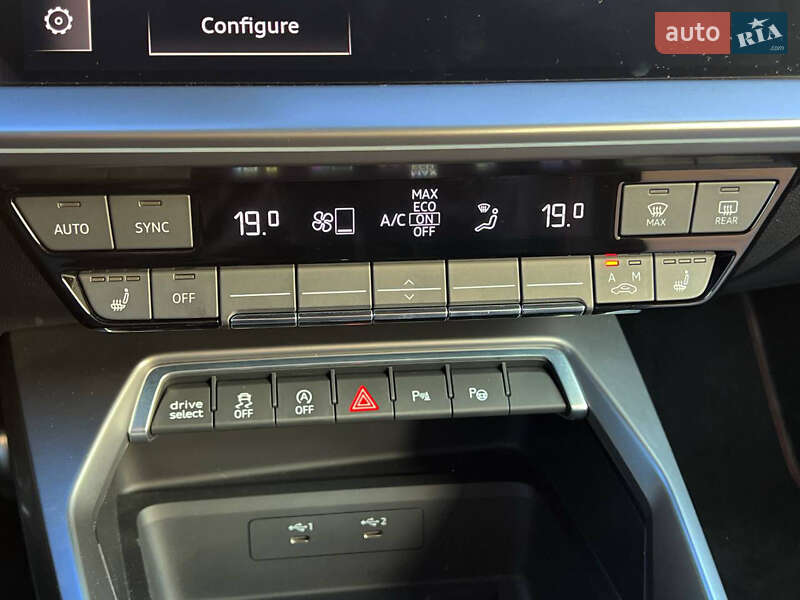 Седан Audi S3 2023 в Львові