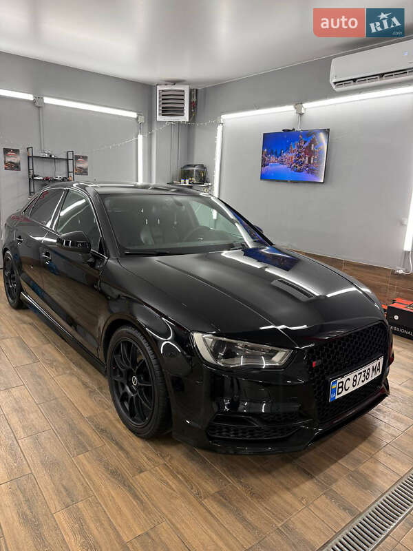 Седан Audi S3 2014 в Пустомытах
