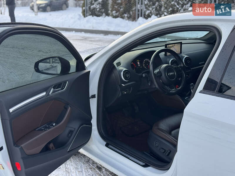 Седан Audi S3 2014 в Смілі