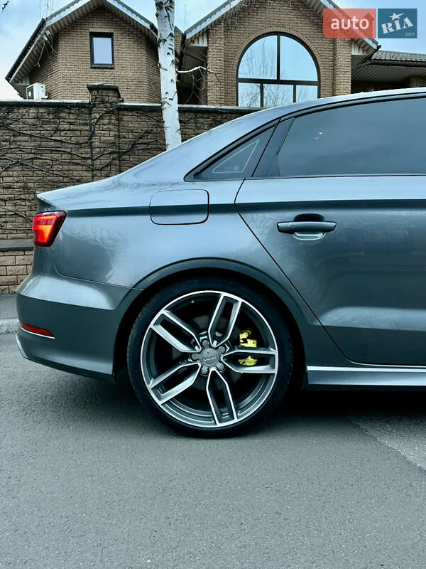 Седан Audi S3 2015 в Кривому Розі