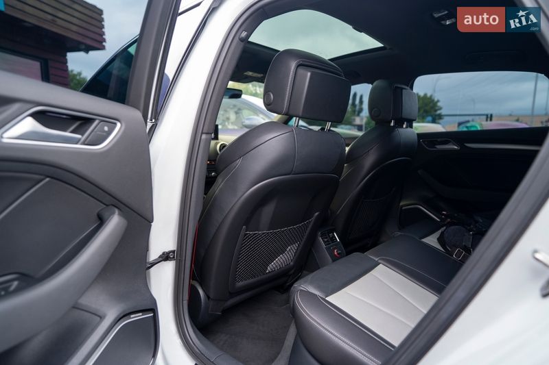 Седан Audi S3 2015 в Києві