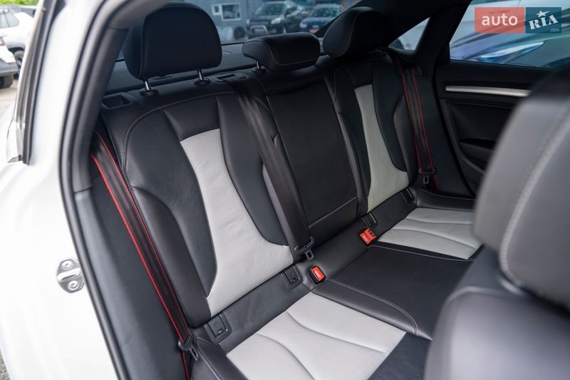 Седан Audi S3 2015 в Києві