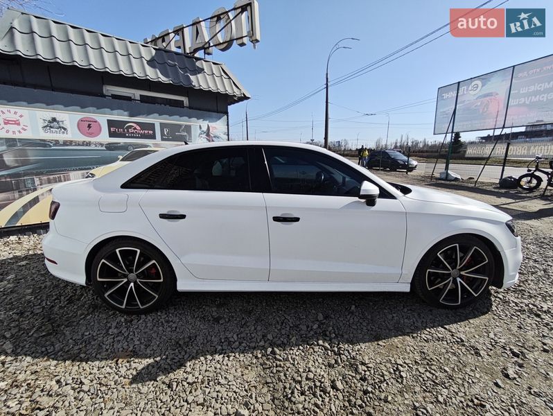 Седан Audi S3 2015 в Киеве