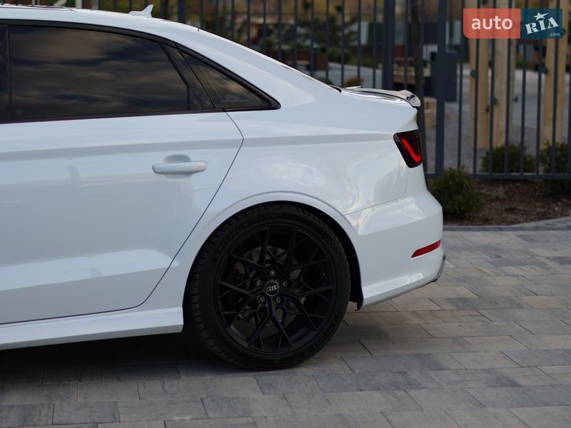 Седан Audi S3 2015 в Кропивницькому
