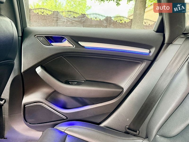 Седан Audi S3 2014 в Киеве