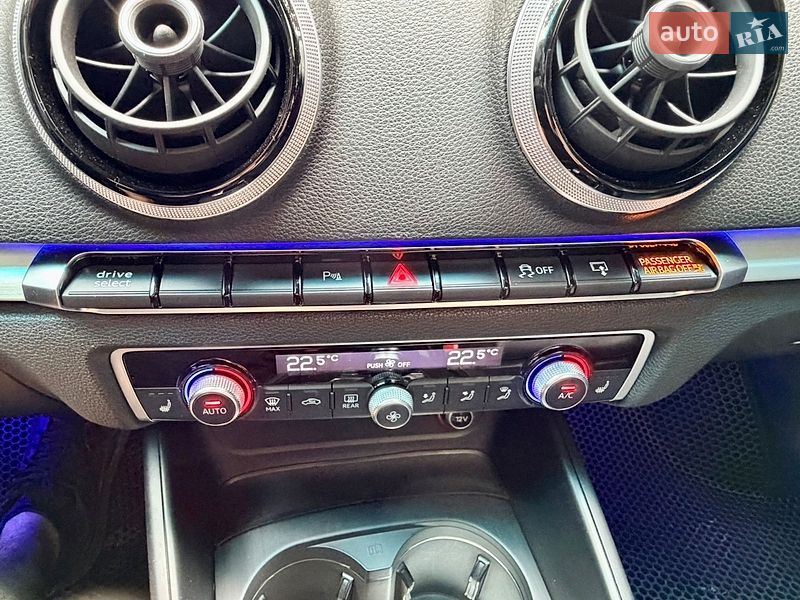 Седан Audi S3 2014 в Киеве