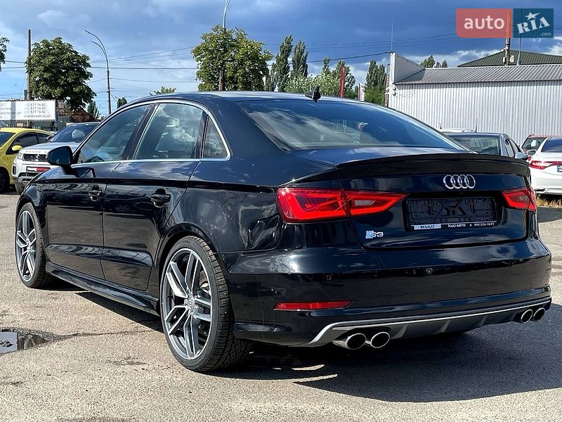 Седан Audi S3 2014 в Киеве