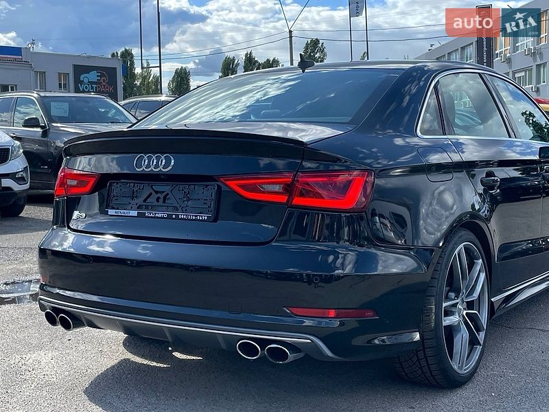 Седан Audi S3 2014 в Киеве