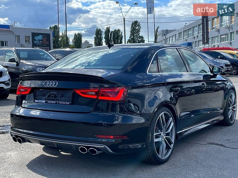 Седан Audi S3 2014 в Киеве