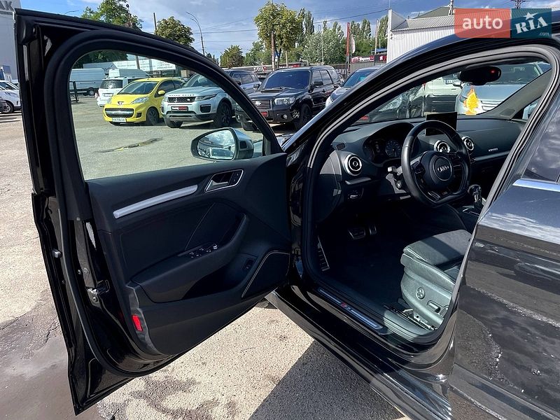 Седан Audi S3 2014 в Киеве