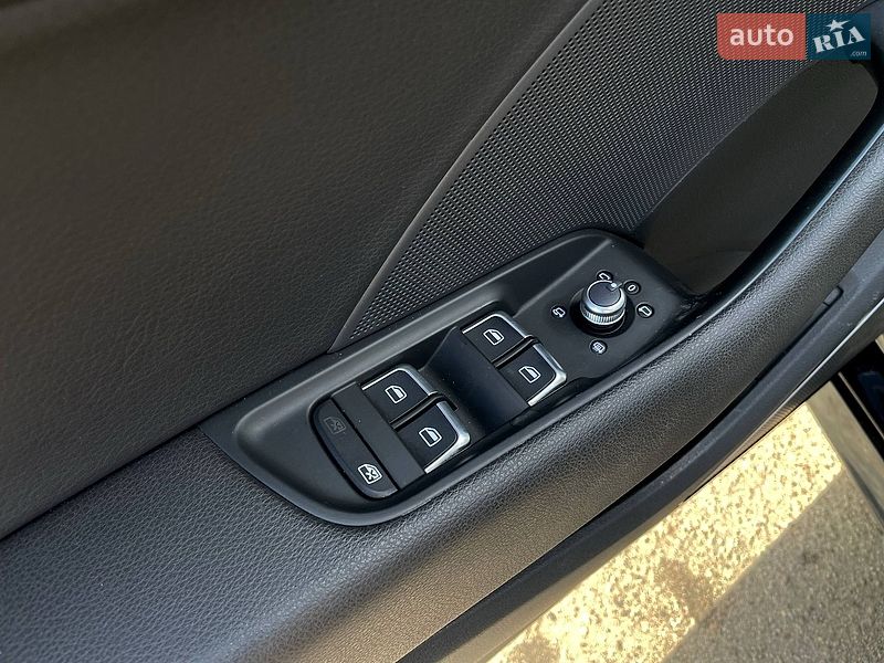 Седан Audi S3 2014 в Киеве