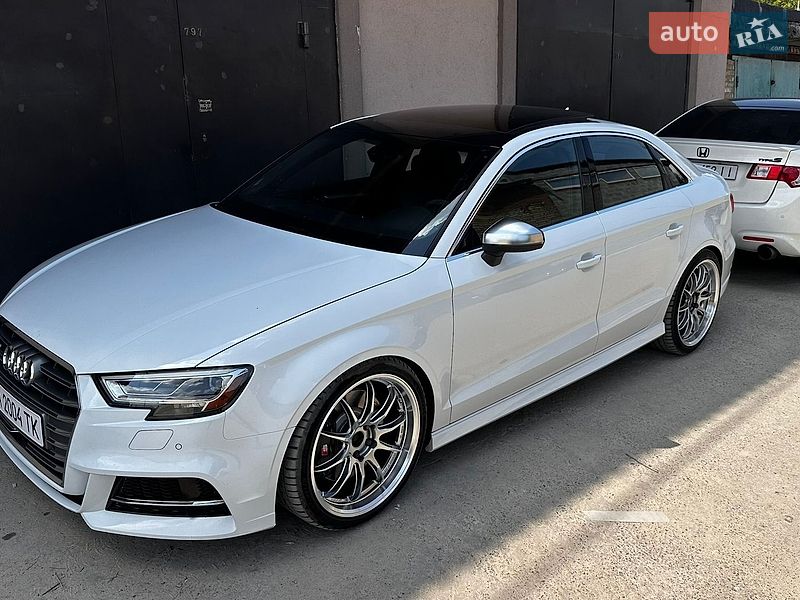 Седан Audi S3 2016 в Ирпене