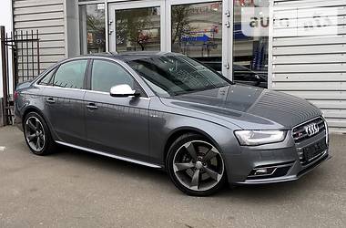 Седан Audi S4 2014 в Киеве