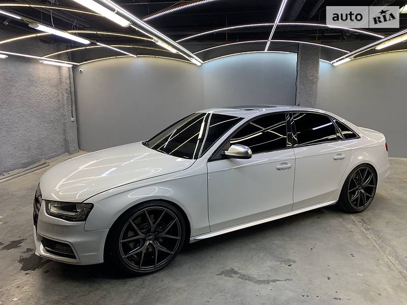 Седан Audi S4 2013 в 