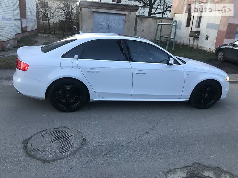 Седан Audi S4 2011 в 