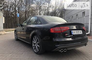 Седан Audi S4 2015 в 
