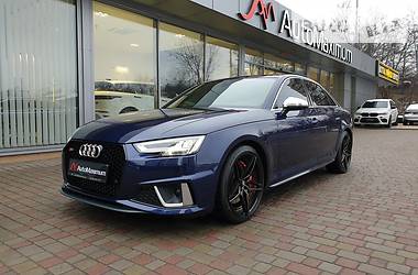 Седан Audi S4 2019 в Киеве