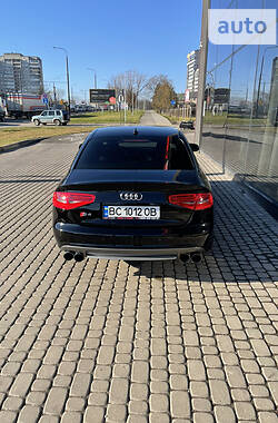 Седан Audi S4 2014 в Львове