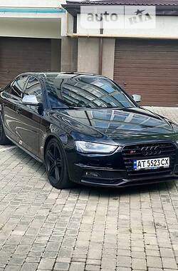 Седан Audi S4 2013 в Ивано-Франковске