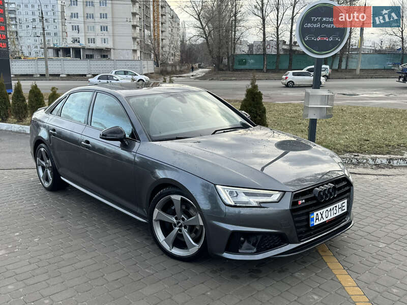 Седан Audi S4 2018 в Харькове