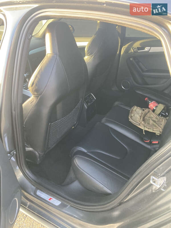 Седан Audi S4 2014 в 