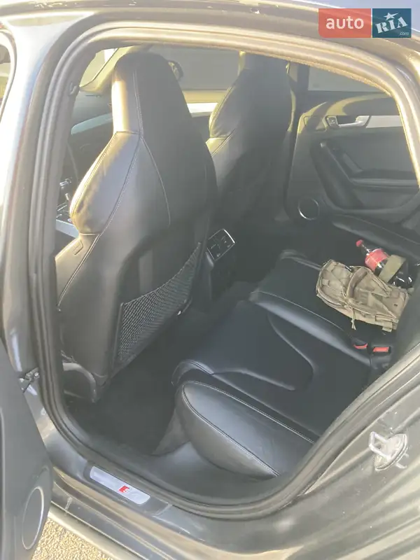 Седан Audi S4 2014 в 