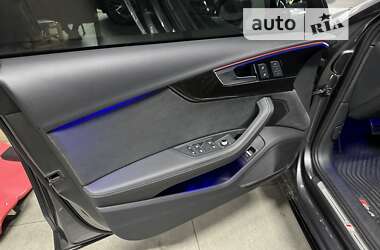 Седан Audi S4 2022 в Киеве