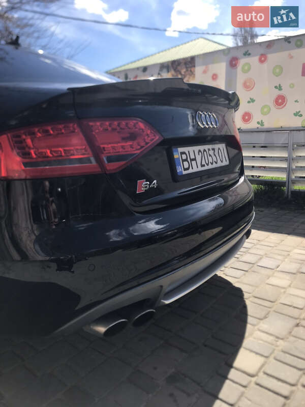 Седан Audi S4 2009 в Одесі