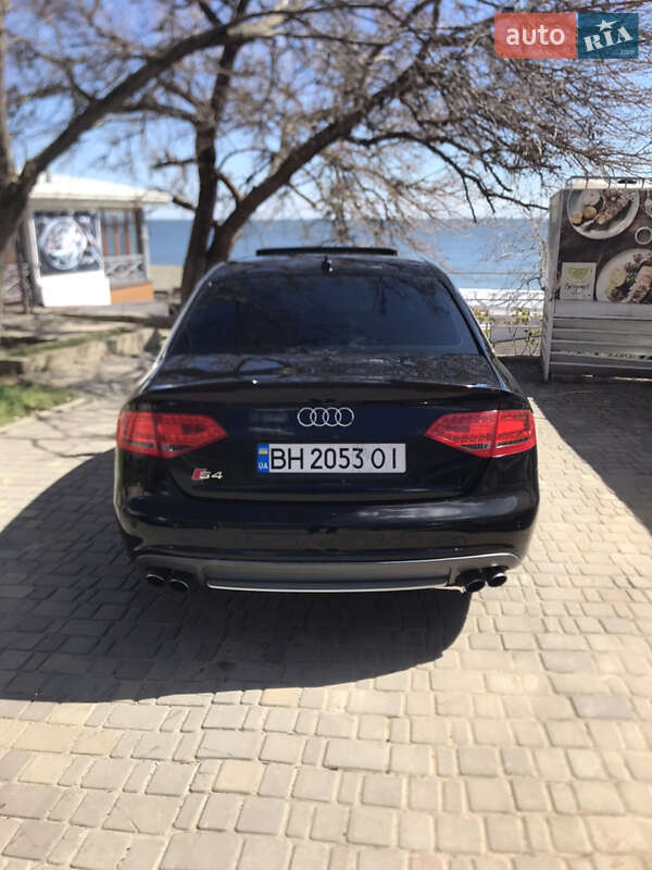 Седан Audi S4 2009 в Одесі