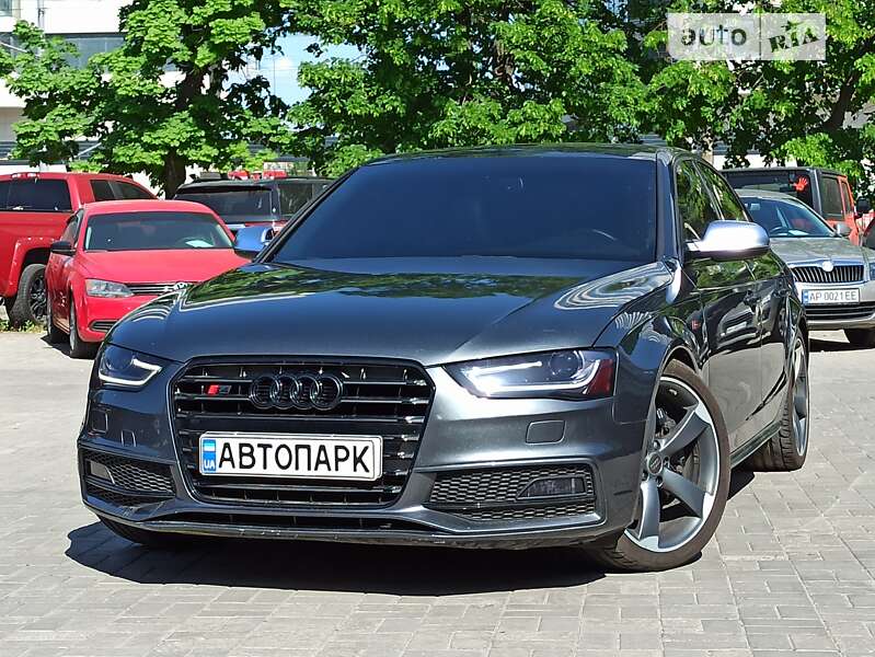 Седан Audi S4 2014 в Днепре