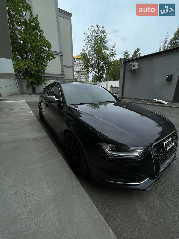 Седан Audi S4 2014 в Днепре