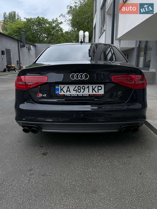 Седан Audi S4 2014 в Днепре