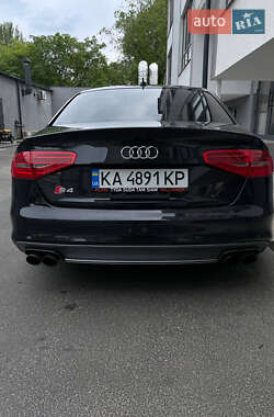 Седан Audi S4 2014 в Днепре