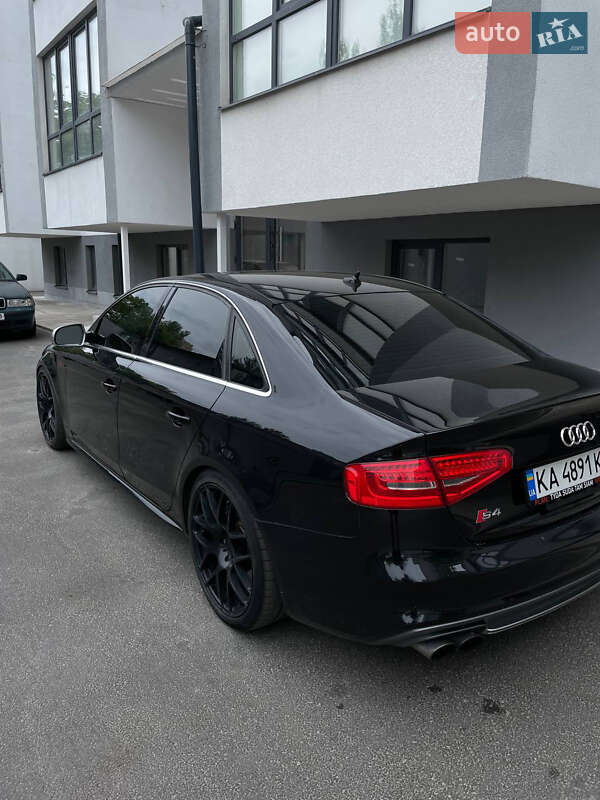 Седан Audi S4 2014 в Днепре