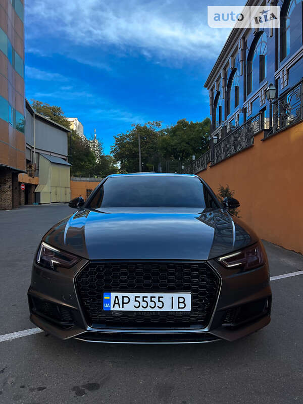 Седан Audi S4 2018 в Одесі
