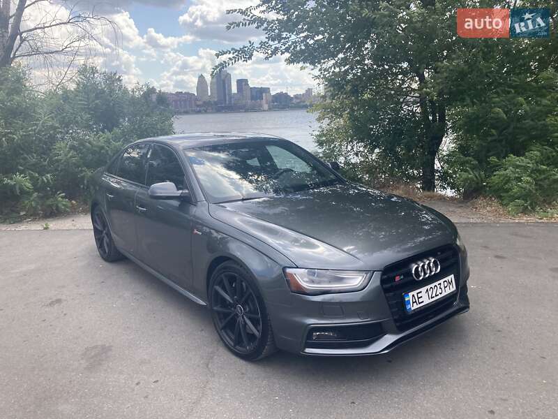 Седан Audi S4 2015 в Киеве