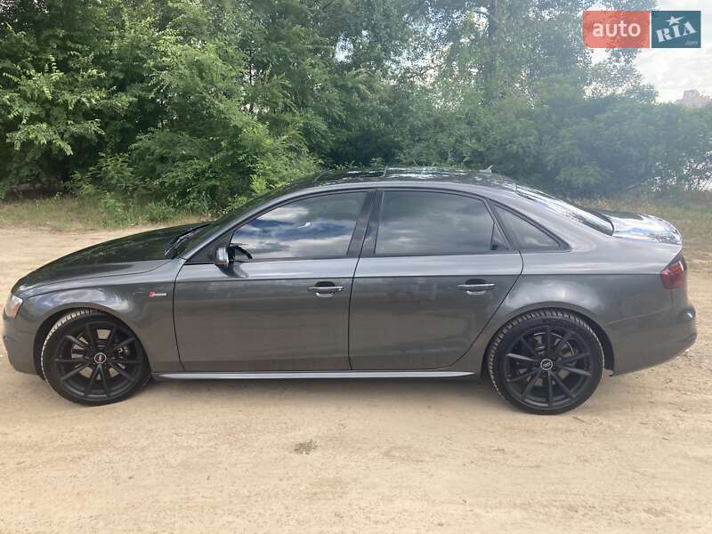 Седан Audi S4 2015 в Киеве